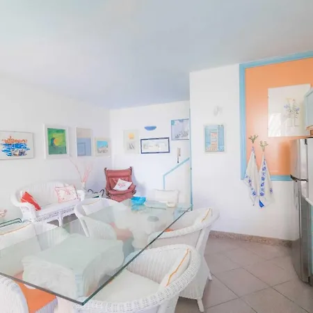 Apartment Sea House On The Rocks